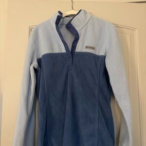 Columbia Women's Light and Dark Blue Fleece Sweater